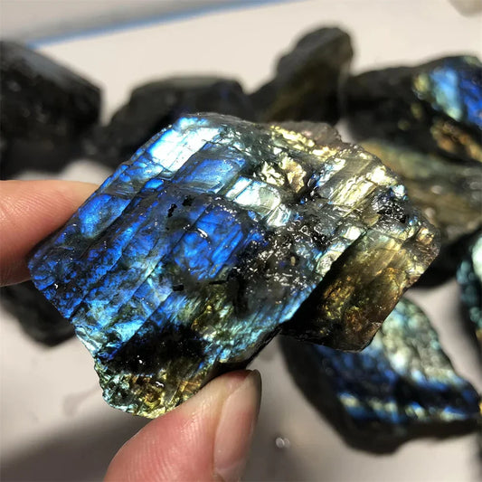 20–200g Natural Labradorite Stone – Raw Moonstone Mineral for Reiki Healing & Decoration